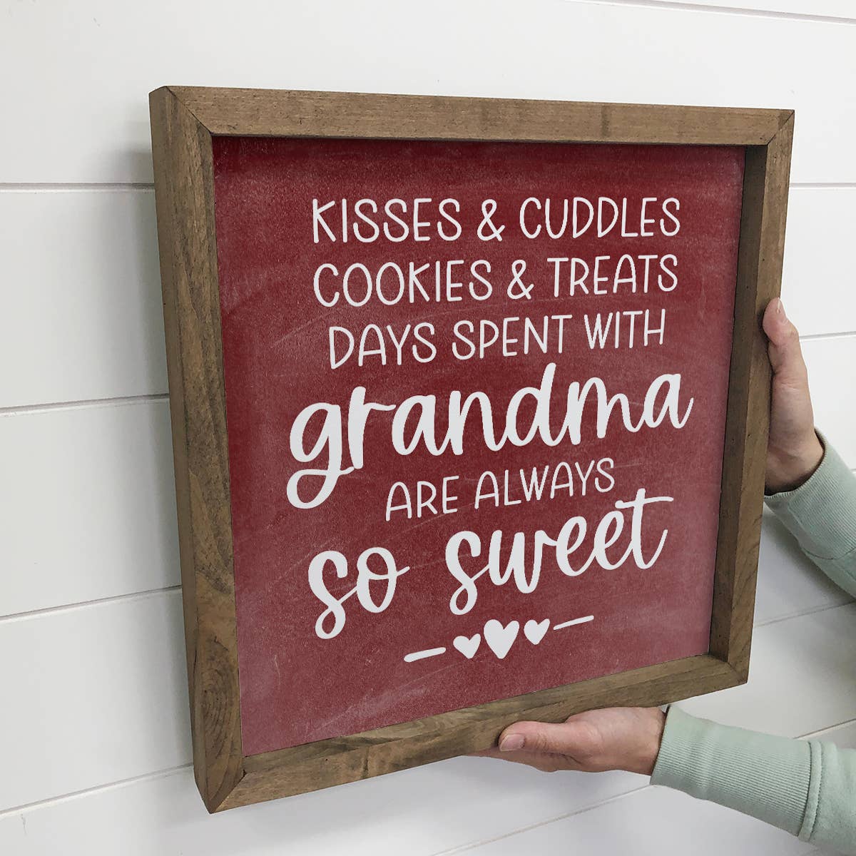 Wood Grandma's Sign Gift - Kisses and Cuddles