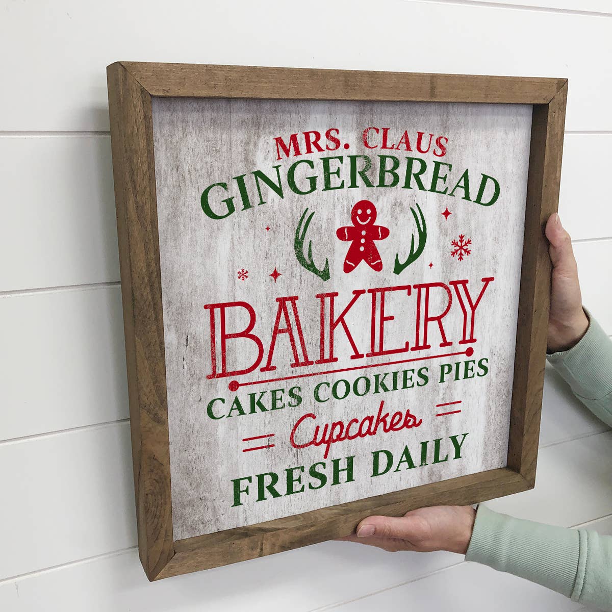 Mrs Claus Gingerbread Bakery Cakes Cookies - Christmas Decor